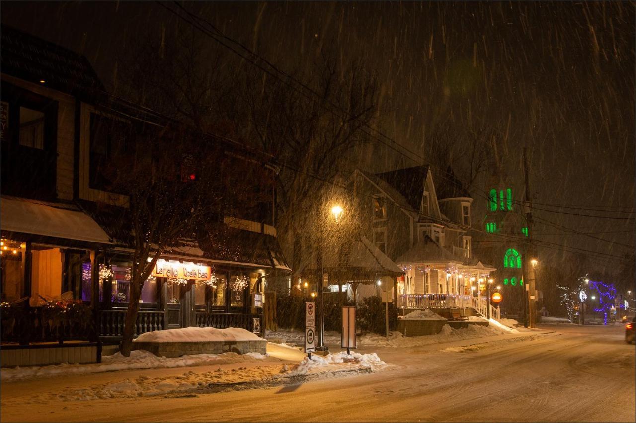 Au Coeur De Saint-Sauveur Bed & Breakfast Exterior photo